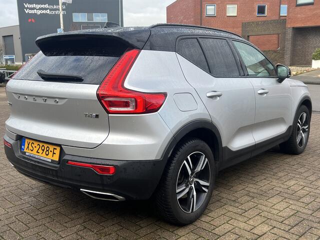 Volvo XC40 2.0 T4 AWD Automaat R-Design Navigatie Trekhaak Panoramadak Leder Elek stoelen Standkachel 360 Camera Intellisafe Carplay NL Auto Vol