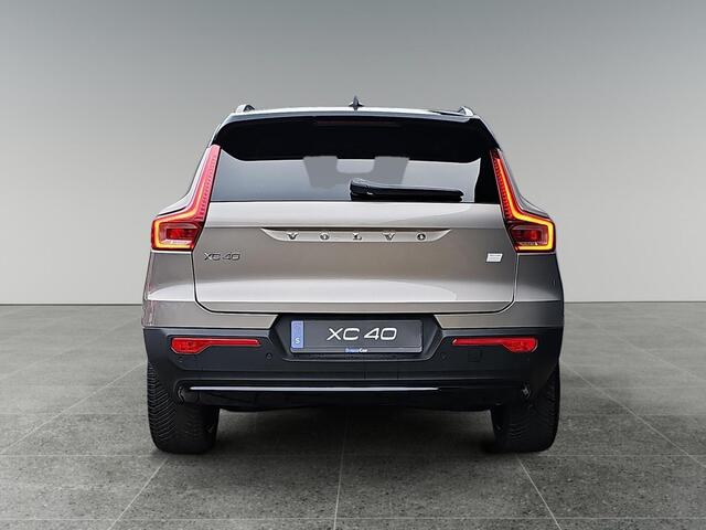 Volvo XC40 Single Motor Extended Range Plus 82 kWh | TIJDELIJK 2950 KORTING!| Stoelverwarming | Extra getint glas | Nubuck interieur | Achteruitrijcamera |