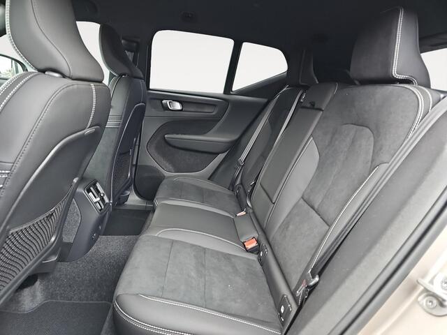 Volvo XC40 Single Motor Extended Range Plus 82 kWh | TIJDELIJK 2950 KORTING!| Stoelverwarming | Extra getint glas | Nubuck interieur | Achteruitrijcamera |