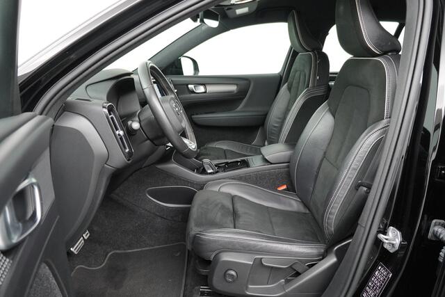 Volvo XC40 BWJ 2021 Recharge P8 408 PK AWD R-Design APPLE CARPLAY/ ANDROID AUTO / NAVI / CLIMA / ADAPATIVE CRUISE / STOELVERW. / HALF LEDER / AUTOMATICHE ACHTERKLEP / LMV / PDC