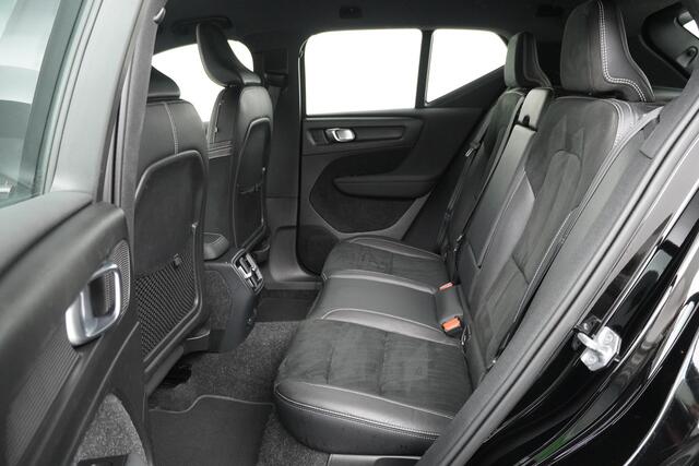 Volvo XC40 BWJ 2021 Recharge P8 408 PK AWD R-Design APPLE CARPLAY/ ANDROID AUTO / NAVI / CLIMA / ADAPATIVE CRUISE / STOELVERW. / HALF LEDER / AUTOMATICHE ACHTERKLEP / LMV / PDC