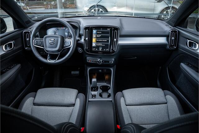 Volvo XC40 1.5 T4 Recharge Inscription Expression - Camera - Stuurverwarming All Season banden!