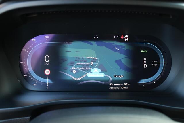 Volvo XC40 Recharge P8 AWD 408PK R-Design, Visual Park Assist incl. 360° Camera | Harman/Kardon Premium Geluidssysteem | Adaptive Cruise Control Met Pilot Assist | BLIS Dodehoekdetectie | Verwarmbare Voorstoelen | Stuurwielverwarming | Keyless Entry | Elektrisch Bed