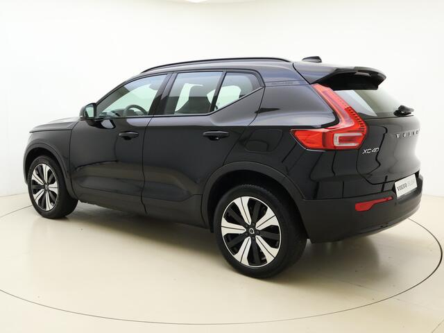 Volvo XC40 Recharge Core 70 kWh / Camera achter / Stoel/- stuurverwarming / Apple carplay / Zittingverlenging /
