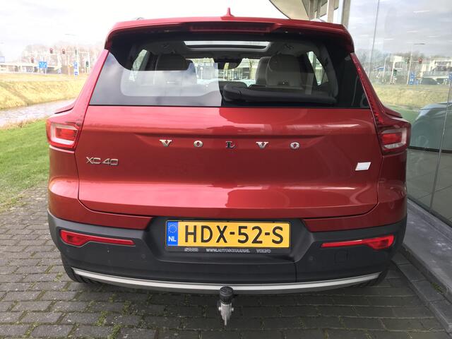 Volvo XC40 1.5 T5 Plug-in hybrid Inscription | Rijklaar incl 12 mnd Bovag | Panoramadak Trekhaak Keyless Camera