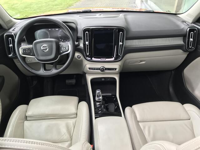 Volvo XC40 1.5 T5 Plug-in hybrid Inscription | Rijklaar incl 12 mnd Bovag | Panoramadak Trekhaak Keyless Camera