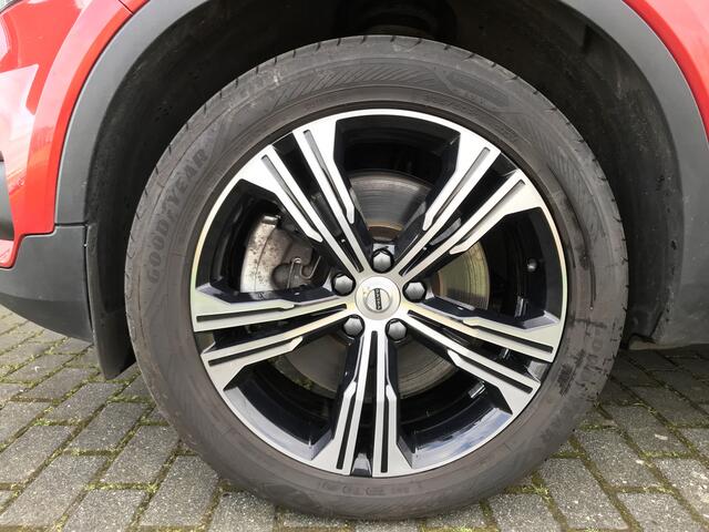 Volvo XC40 1.5 T5 Plug-in hybrid Inscription | Rijklaar incl 12 mnd Bovag | Panoramadak Trekhaak Keyless Camera