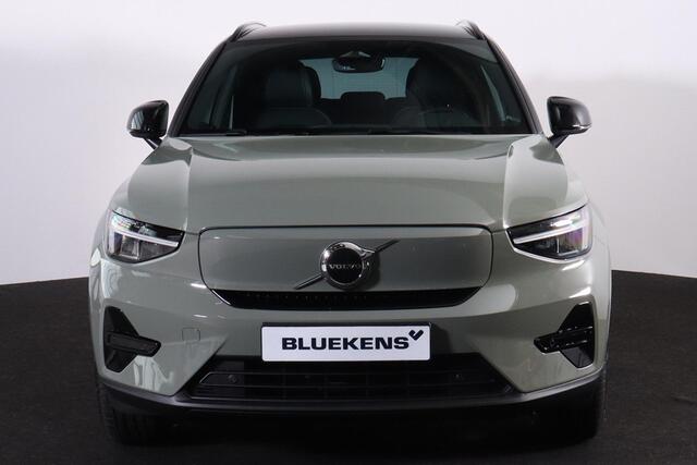 Volvo XC40 Single Motor Plus 69 kWh - IntelliSafe Assist & Surround - Parkeercamera achter - Verwarmde voorstoelen & stuur - Parkeersensoren voor & achter - Warmtepomp - Draadloze tel. lader - 19' LMV