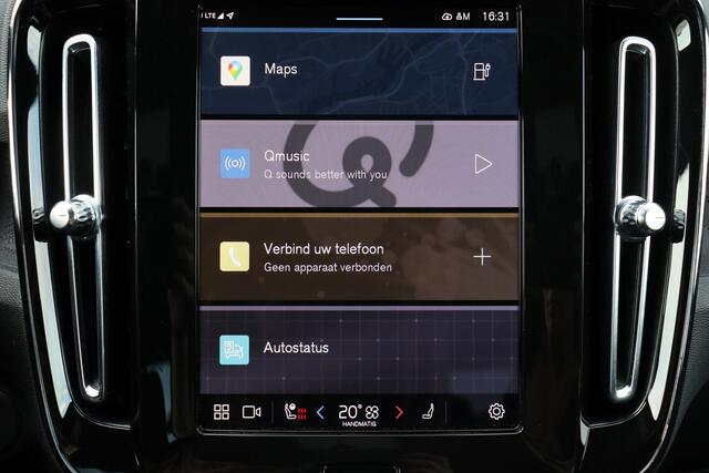 Volvo XC40 Single Motor Plus 69 kWh - IntelliSafe Assist & Surround - Parkeercamera achter - Verwarmde voorstoelen & stuur - Parkeersensoren voor & achter - Warmtepomp - Draadloze tel. lader - 19' LMV