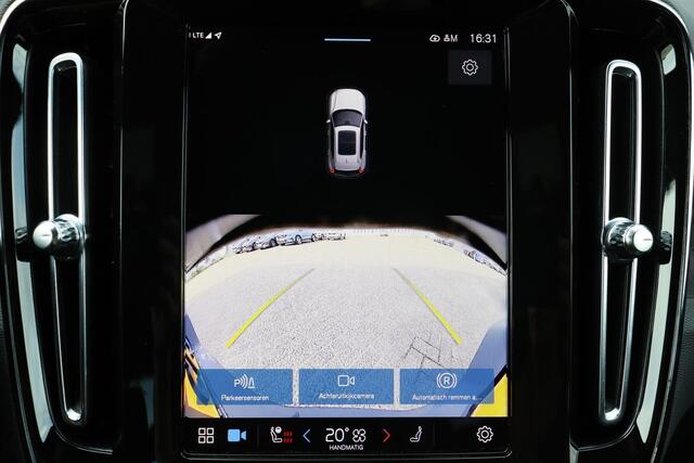 Volvo XC40 Single Motor Plus 69 kWh - IntelliSafe Assist & Surround - Parkeercamera achter - Verwarmde voorstoelen & stuur - Parkeersensoren voor & achter - Warmtepomp - Draadloze tel. lader - 19' LMV