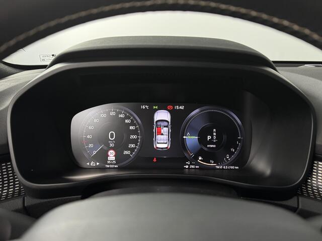Volvo XC40 1.5 T5 Twin Engine R-Design | Panoramadak | Trekhaak | Apple Carplay