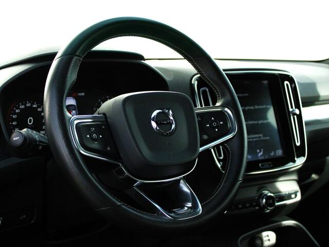 Volvo XC40 2.0 T5 AWD R-Design CAMERA | HARMAN KARDON | PANO | STOELVERW | AFN TREKHAAK |