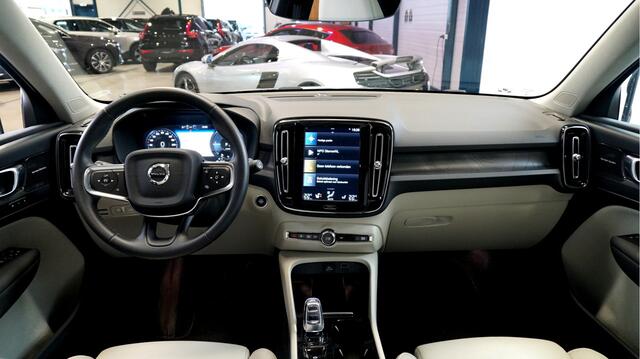 Volvo XC40 1.5 T5 Plug-in Hybrid 193kW/262pk DCT7 Ultimate Bright PANORAMADAK + HARMAN/KARDON + ADAPT.CRUISE + PILOT ASSIST + NAVI SENSUS + LANE ASSIST + EL.STOELEN + STOELVERWARMING + STUURVERWARMING + CAMERA + KEYLESS + PARKSENSOREN V&A + 19" LM-VELGEN!