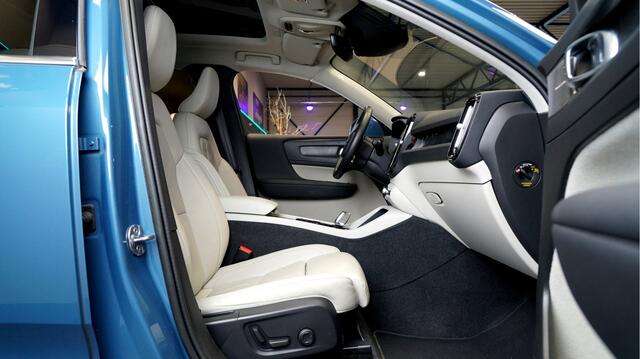 Volvo XC40 1.5 T5 Plug-in Hybrid 193kW/262pk DCT7 Ultimate Bright PANORAMADAK + HARMAN/KARDON + ADAPT.CRUISE + PILOT ASSIST + NAVI SENSUS + LANE ASSIST + EL.STOELEN + STOELVERWARMING + STUURVERWARMING + CAMERA + KEYLESS + PARKSENSOREN V&A + 19" LM-VELGEN!
