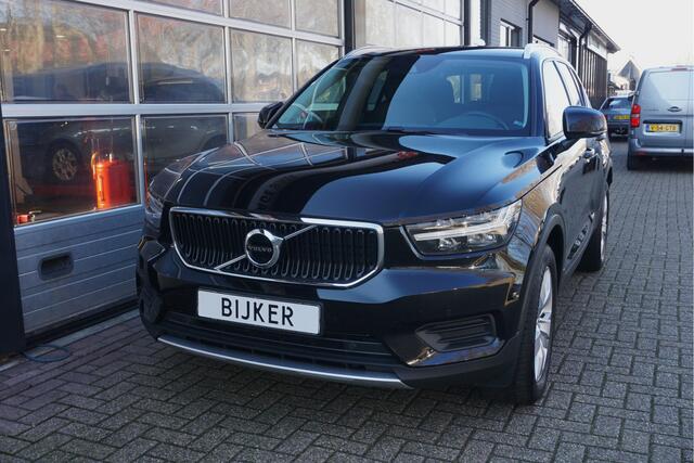 Volvo XC40 1.5 T3 Momentum Business