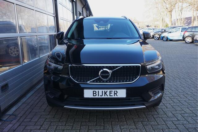 Volvo XC40 1.5 T3 Momentum Business