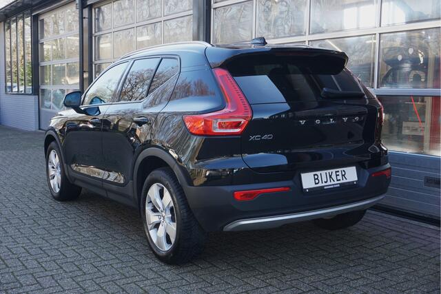 Volvo XC40 1.5 T3 Momentum Business