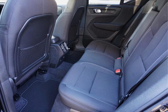 Volvo XC40 1.5 T3 Momentum Business