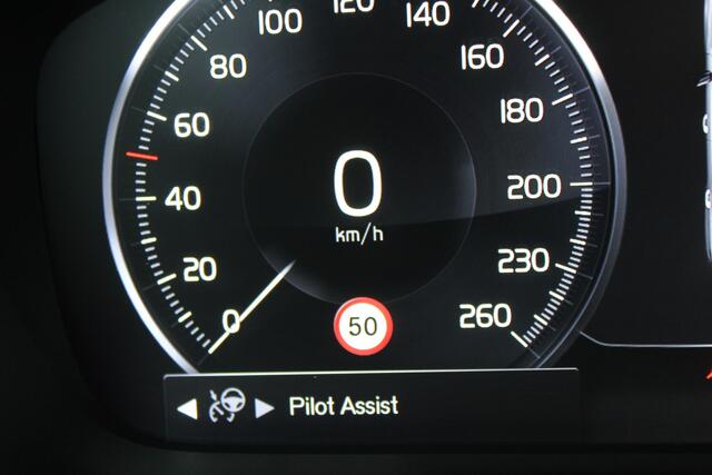 Volvo XC40 1.5 T3 R-Design Climate pack | Camera