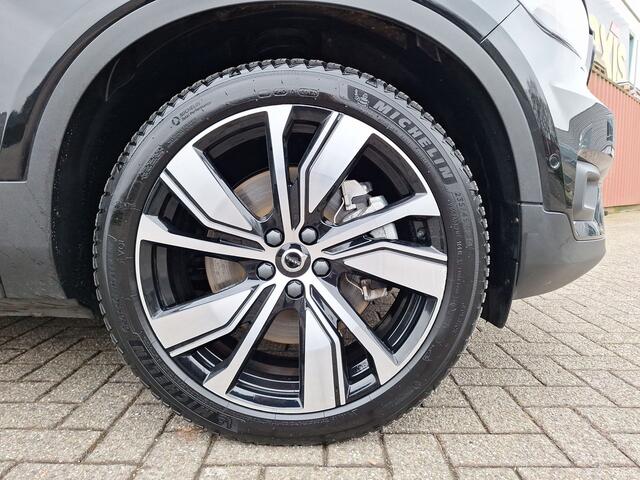 Volvo XC40 Recharge Twin Pro / 20" Velgen / Audio Harman Kardon / Kantel schuifdak / Blis /
