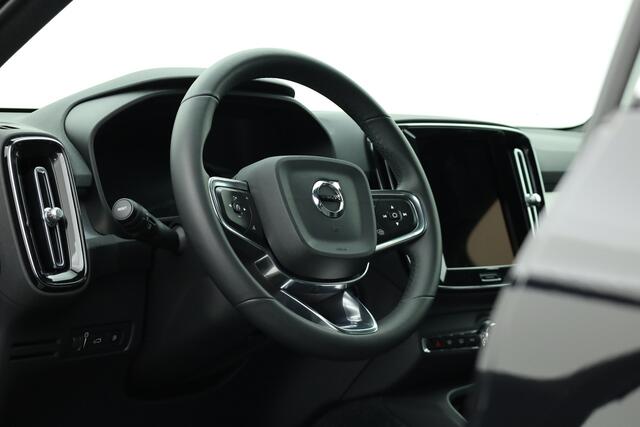 Volvo XC40 T4 Recharge Plus Bright | Navi | Elek. Trekhaak | Pilot Assist | Camera | Stoel- Stuurverw.