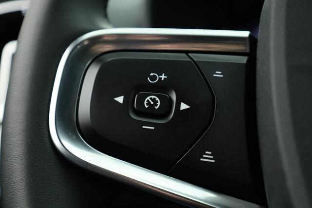 Volvo XC40 T4 Recharge Plus Bright | Navi | Elek. Trekhaak | Pilot Assist | Camera | Stoel- Stuurverw.