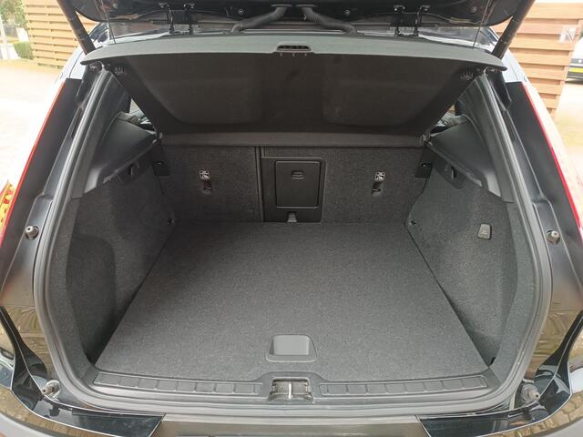 Volvo XC40 1.5 T4 Recharge Inscription, leer, schuifdak