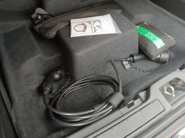 Volvo XC40 1.5 T4 Recharge Inscription, leer, schuifdak