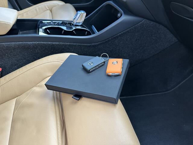 Volvo XC40 1.5 T4 Recharge Panodak Leer El.Klep