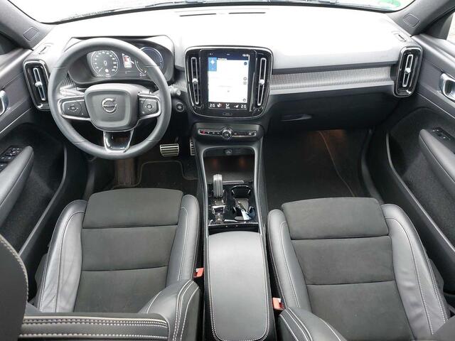 Volvo XC40 1.5 T5 Recharge R-Design | Trekhaak | Stuur + Stoel verwarming | Camera | Full Active LED | Volvo On Call