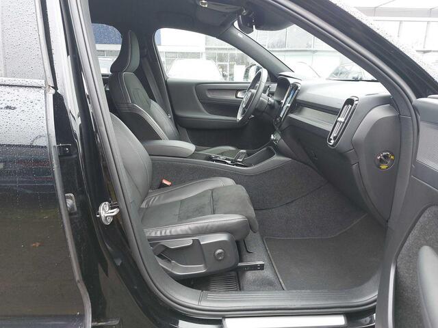 Volvo XC40 1.5 T5 Recharge R-Design | Trekhaak | Stuur + Stoel verwarming | Camera | Full Active LED | Volvo On Call