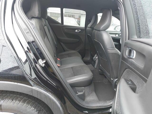 Volvo XC40 1.5 T5 Recharge R-Design | Trekhaak | Stuur + Stoel verwarming | Camera | Full Active LED | Volvo On Call