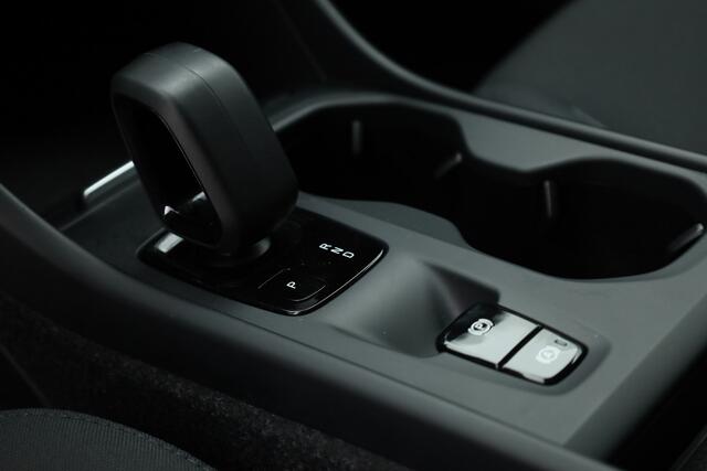 Volvo XC40 T4 Recharge Inscription Expression | Apple Carplay | Achterruitrijcamera | Stoel - stuurverwarm. | Elek. achterklep |