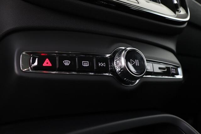 Volvo XC40 T3 AUT. MOMENTUM PRO -BLIS|CAMERA|CLIMATE|KEY-LESS|CARPLAY