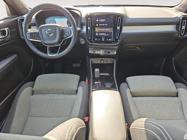 Volvo XC40 1.5 T4 Plug-in hybrid Ultimate Bright | Panormadak | Stoelverwarming | Elektrisch verstelbare voorstoelen | Harman/Kardon |
