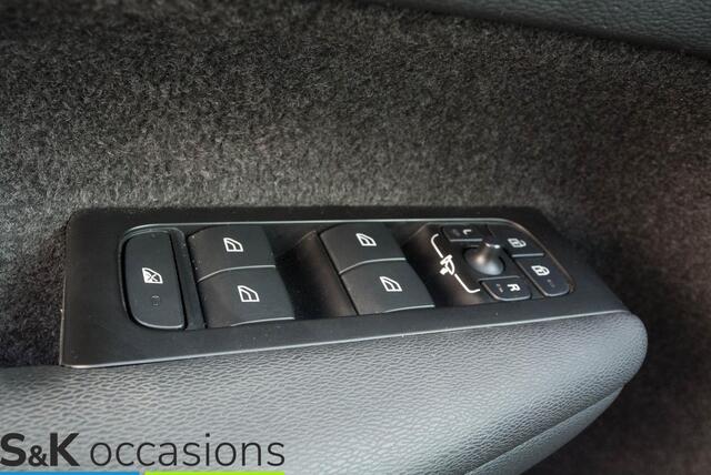 Volvo XC40 1.5 T4 Recharge Navi ACC Stoel/stuurverwarming