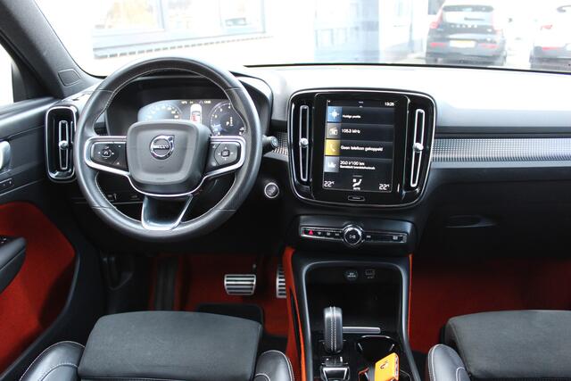 Volvo XC40 1.5 T2 R-Design Cam | 20 inch | Blis | Keyless