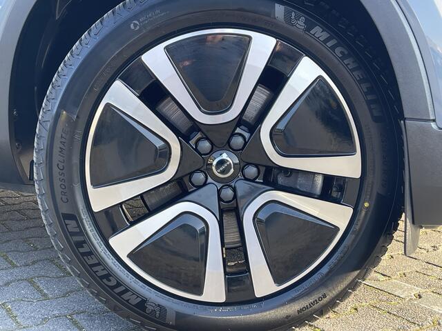 Volvo XC40 1.5 T4 Recharge Inscription Expression | CarPlay | Camera | Winter-Pakket | LED | DAB+ | 19 inch