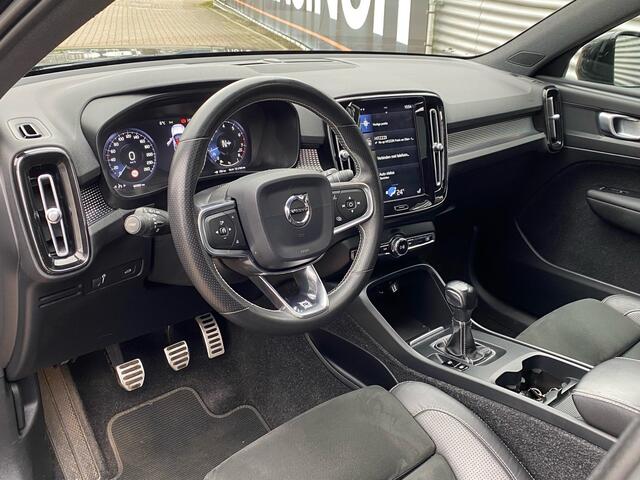 Volvo XC40 1.5 T3 R-Design met 82.282 km!! | Cruise | Climate | Schuif/kanteldak! | Trekhaak! | Navi | Ndl Auto | RIJKLAARPRIJS INCL 12 MAANDEN GARANTIE EN BEURT