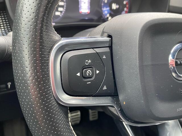Volvo XC40 1.5 T3 R-Design met 82.282 km!! | Cruise | Climate | Schuif/kanteldak! | Trekhaak! | Navi | Ndl Auto | RIJKLAARPRIJS INCL 12 MAANDEN GARANTIE EN BEURT