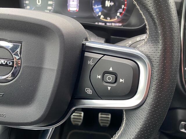 Volvo XC40 1.5 T3 R-Design met 82.282 km!! | Cruise | Climate | Schuif/kanteldak! | Trekhaak! | Navi | Ndl Auto | RIJKLAARPRIJS INCL 12 MAANDEN GARANTIE EN BEURT