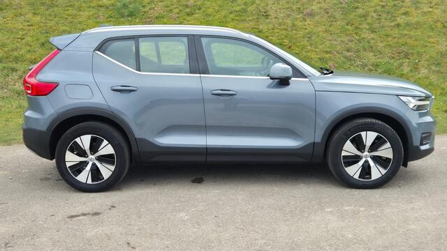 Volvo XC40 1.5 T4 Recharge Inscription Expression Trekhaak - Park Assist - Ligthing Pack - Climate Pack - Verwarmbare voorruit