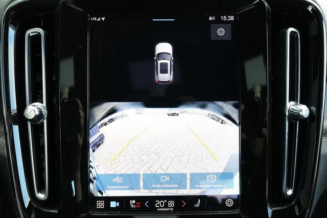 Volvo XC40 Extended Range Plus 82 kWh - IntelliSafe Assist & Surround - Verwarmde voorstoelen & stuur - Parkeersensoren voor & achter - Draadloze tel. lader - Warmtepomp - 19' LMV
