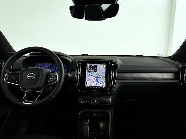 Volvo XC40 Recharge Plus 70 kWh | Parkeercamera | Stoel- en stuurverwarming | Trekhaak
