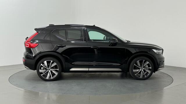 Volvo XC40 RECHARGE P8 AWD R-DESIGN PANODAK