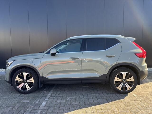 Volvo XC40 1.5 T5 Plug-in hybrid Ultimate Bright / Pano. dak / Elek. verstelbare stoelen / Stuur + stoelverwarming / Achterbankverwarming / 360 camera / Harman Kardon / Pilot assist
