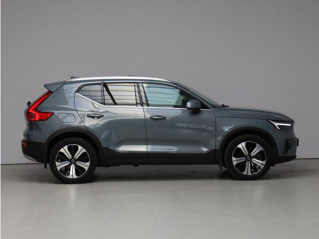 Volvo XC40 T5 Plug-in hybrid Ultimate Bright / Pan. dak / Harman Kardon / Stoel+stuur+achterbankverwarming / Elektr. bed. stoelen / Privacy glass