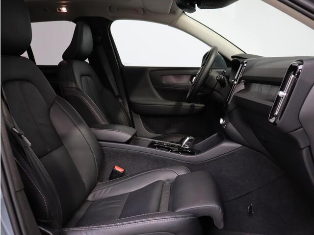 Volvo XC40 T5 Plug-in hybrid Ultimate Bright / Pan. dak / Harman Kardon / Stoel+stuur+achterbankverwarming / Elektr. bed. stoelen / Privacy glass