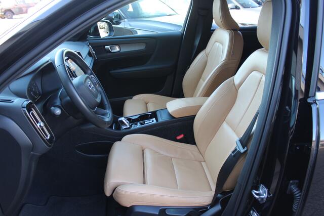Volvo XC40 1.5 T2 Inscription Cam | Verwarmd stuur | Blis