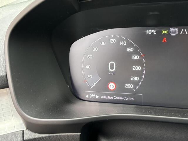 Volvo XC40 T2 Momentum + Business Pro ACC Leder Keyless